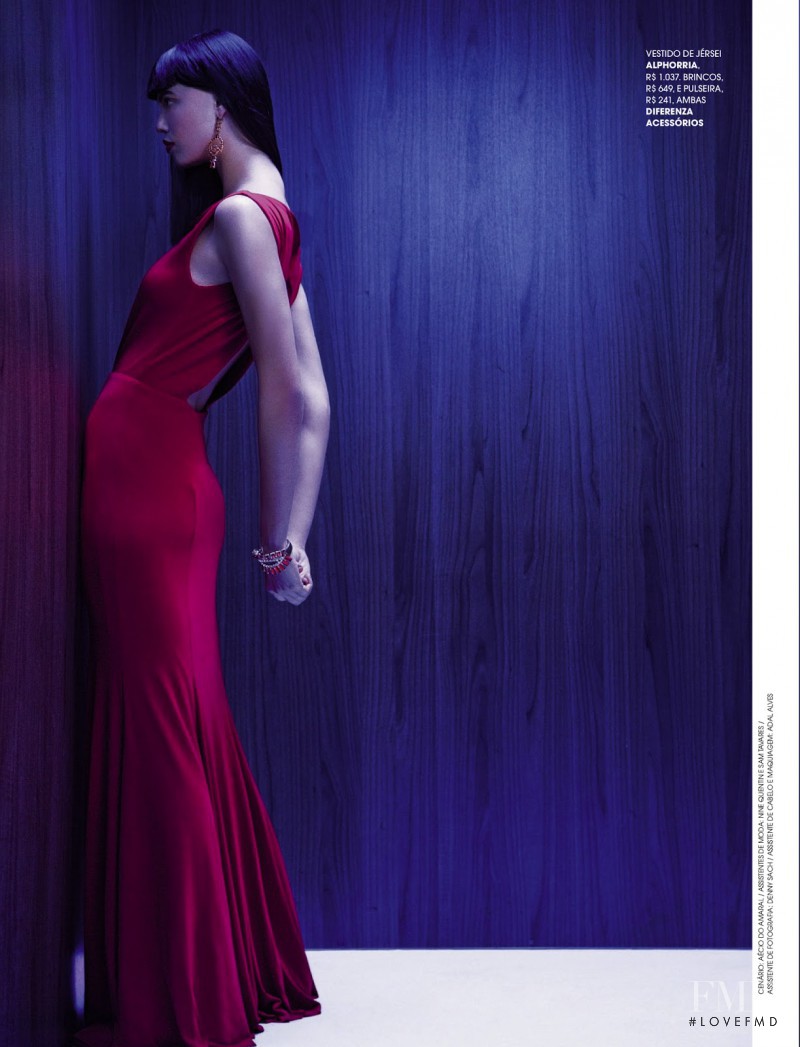 Paolla Rahmeier featured in Imperio Vermelho, July 2013