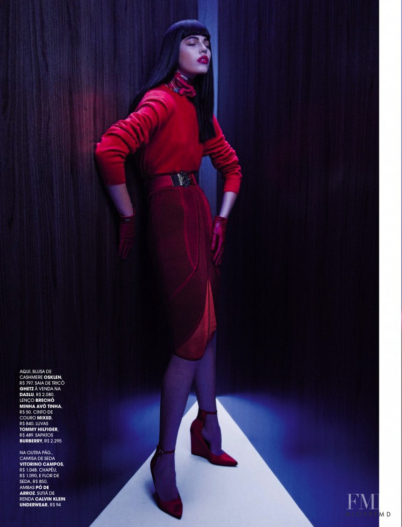 Paolla Rahmeier featured in Imperio Vermelho, July 2013