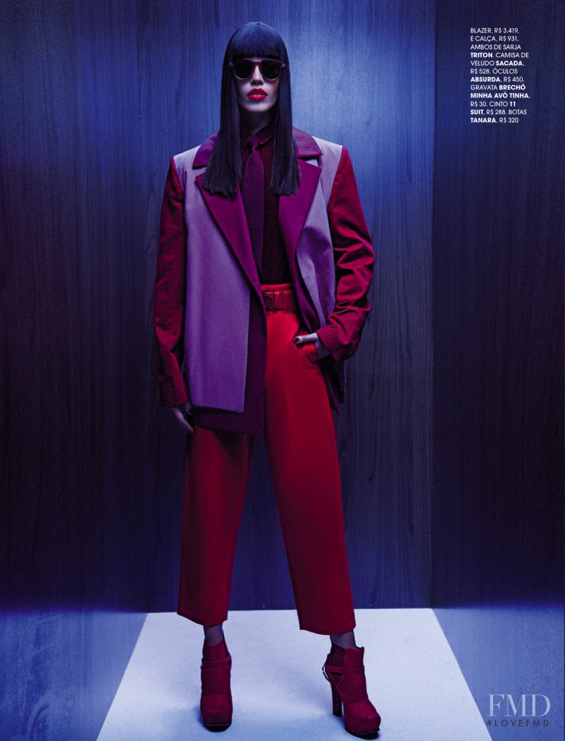 Paolla Rahmeier featured in Imperio Vermelho, July 2013