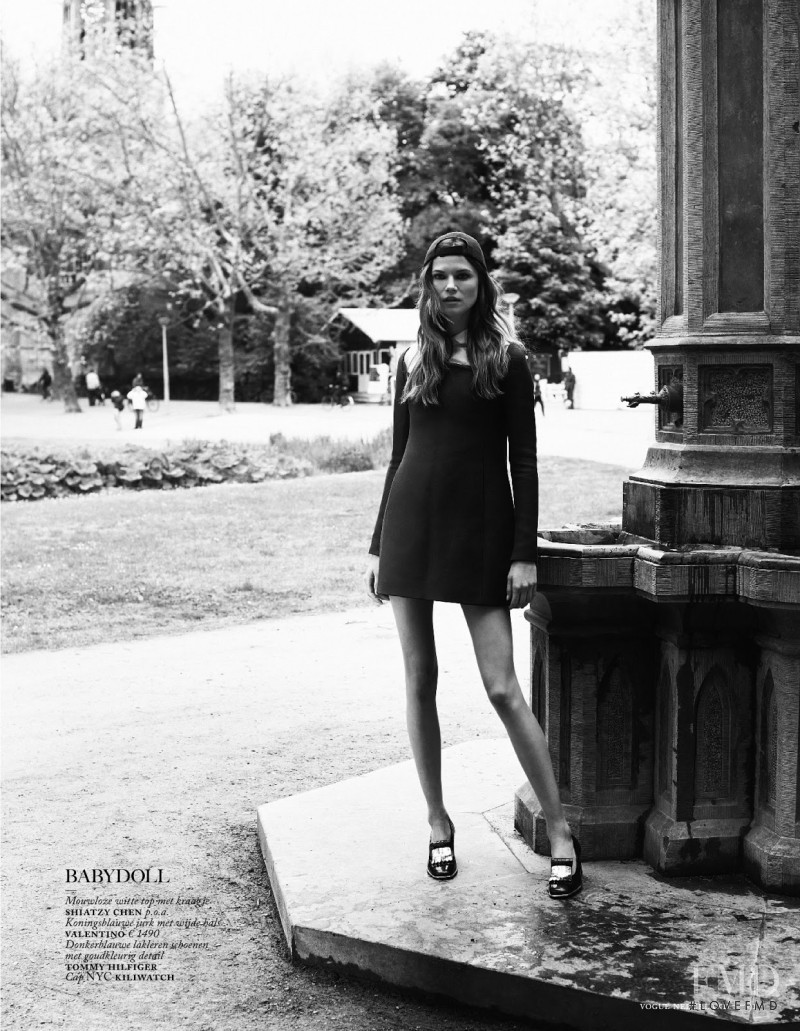 Kasia Struss featured in Fashion Forward, August 2013