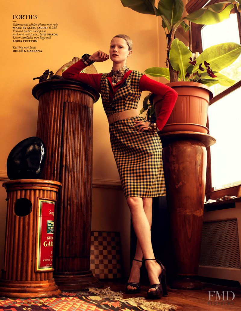 Kasia Struss featured in Fashion Forward, August 2013