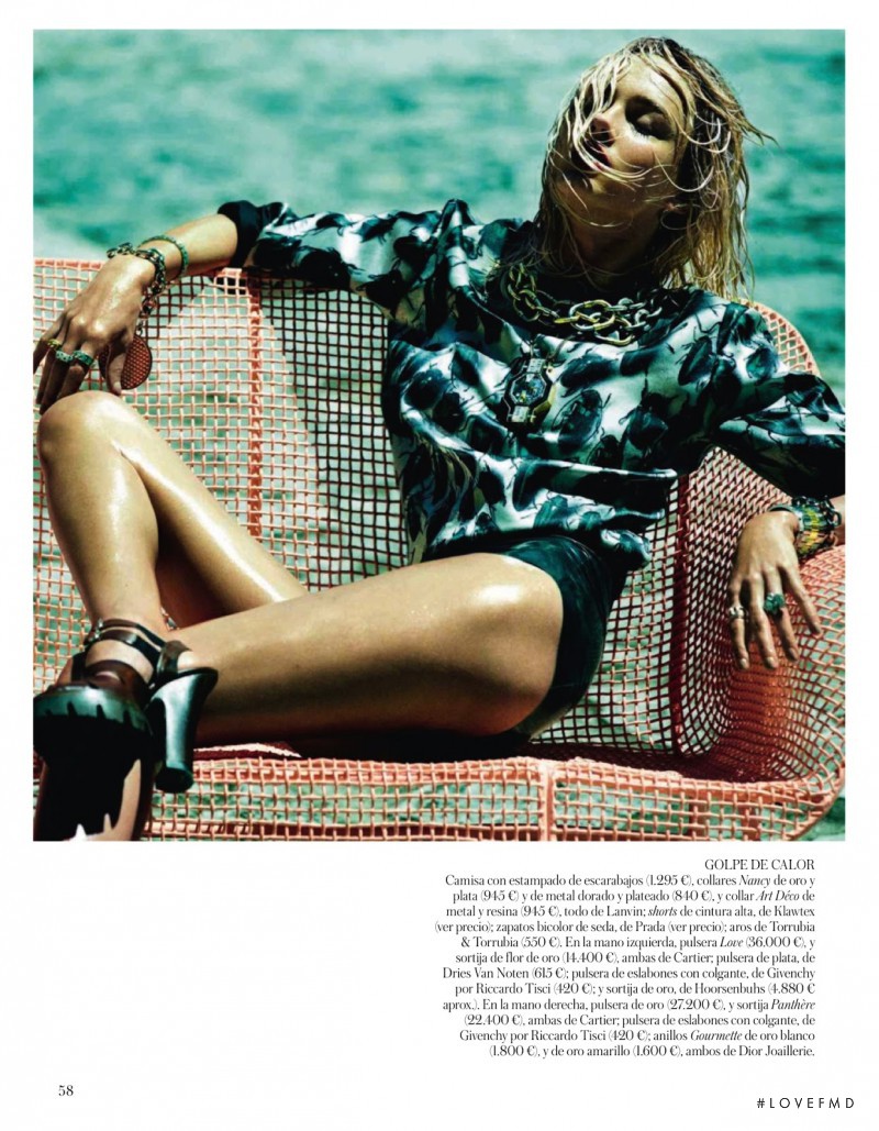 Karmen Pedaru featured in Chica De Ayer, August 2013