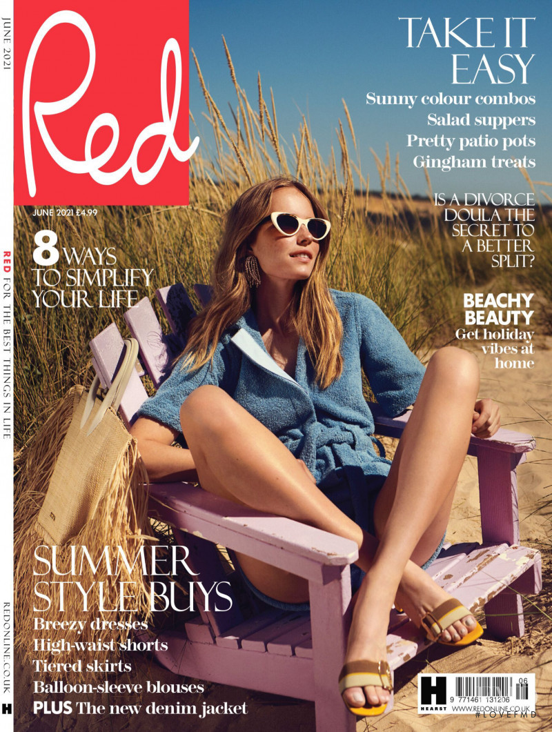 Annelot de Waal featured on the Red cover from June 2021
