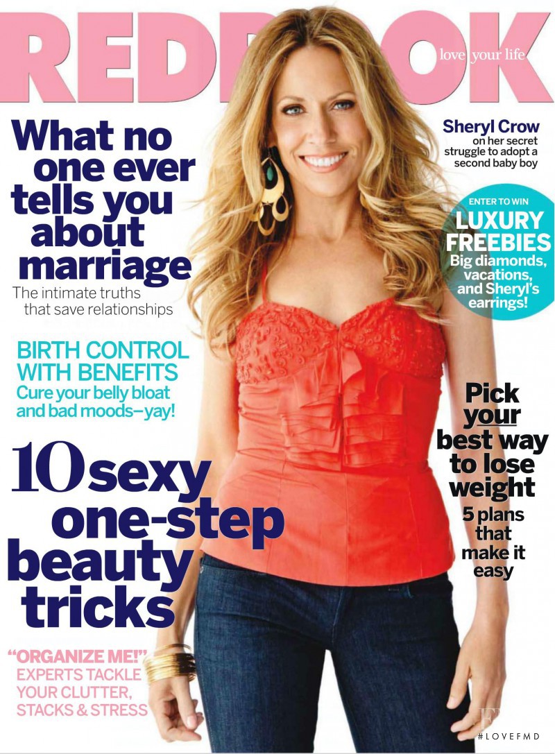 Sheryl Crow featured on the Redbook cover from August 2010