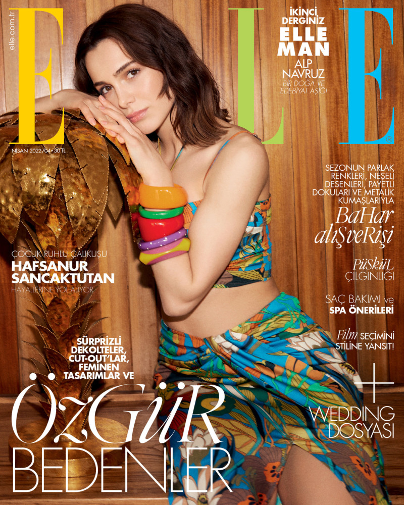 Oezguer Bedenler featured on the Elle Turkey cover from April 2022