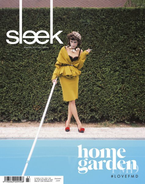 Dasha Malygina featured on the sleek cover from September 2009