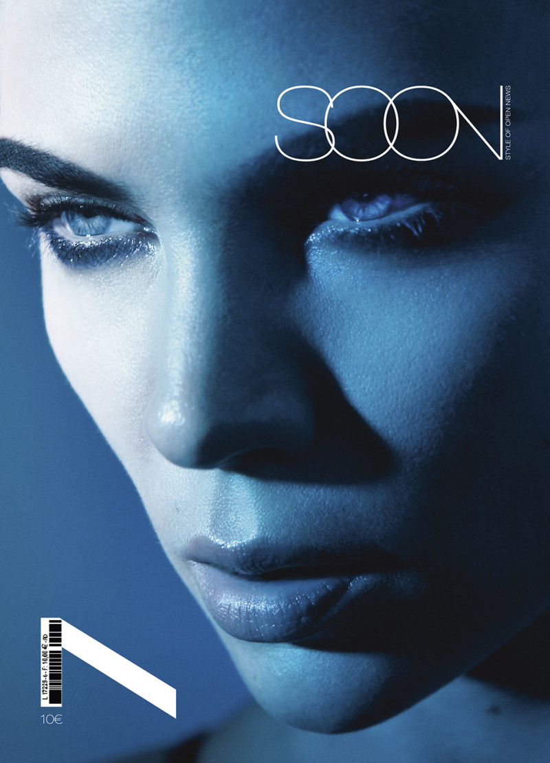 Mollie Gondi featured on the Soon Magazine cover from December 2008