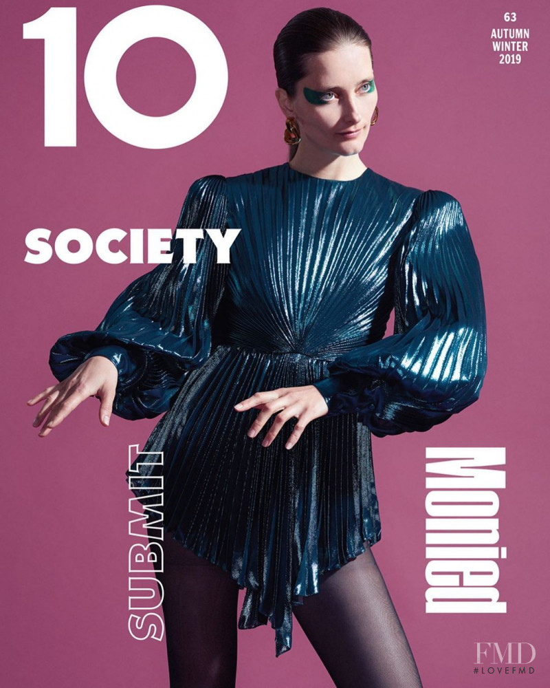 Iekeliene Stange featured on the 10 Magazine cover from September 2019