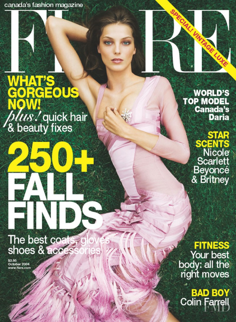 Daria Werbowy featured on the Flare Canada cover from October 2004