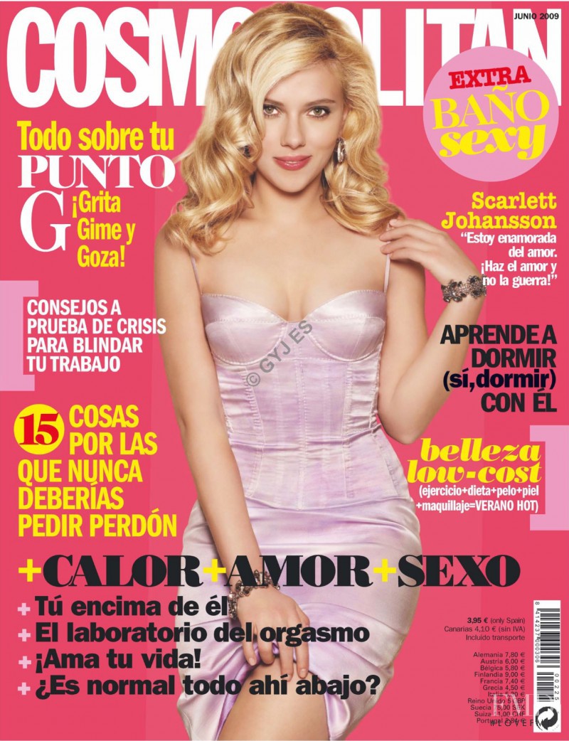 Scarlett Johansson featured on the Cosmopolitan Spain cover from June 2009