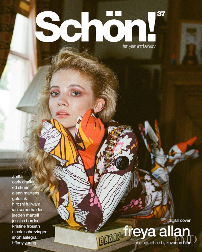 Freya Allan featured on the Schön! cover from November 2019