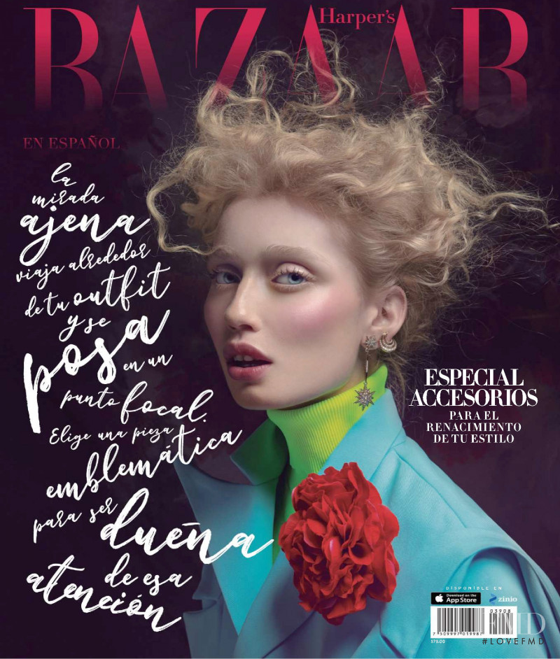 Emilia Bryan featured on the Harper\'s Bazaar Mexico cover from October 2018