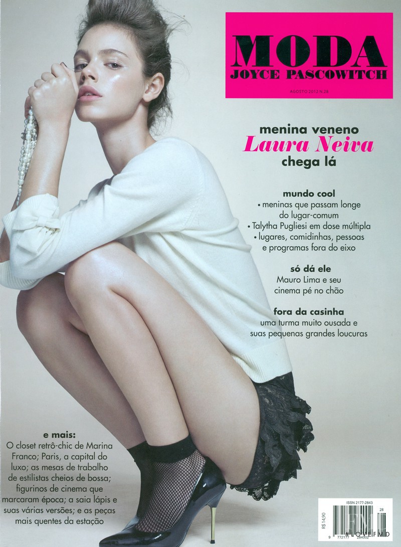 Laura Neiva featured on the Moda Joyce Pascowitch cover from August 2012