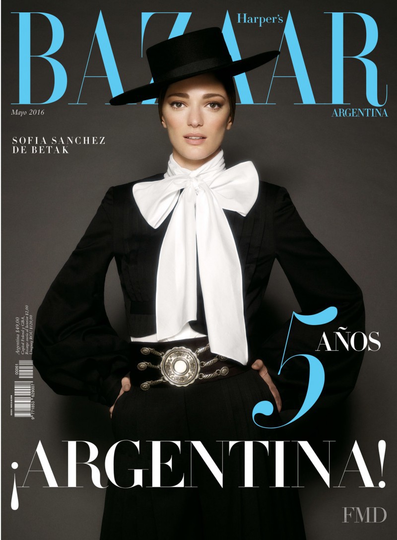  featured on the Harper\'s Bazaar Argentina cover from May 2016