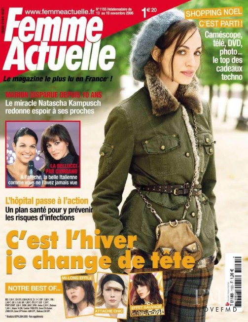  featured on the Femme Actuelle cover from November 2006