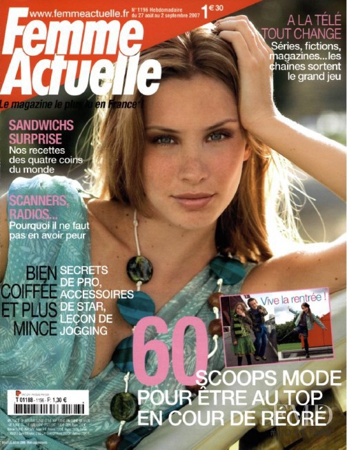  featured on the Femme Actuelle cover from August 2007