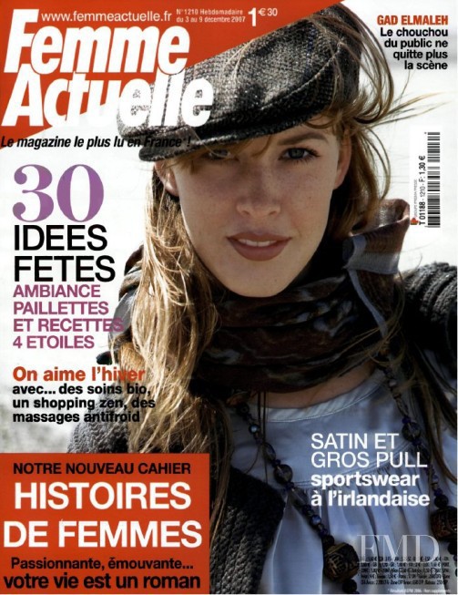  featured on the Femme Actuelle cover from December 2007