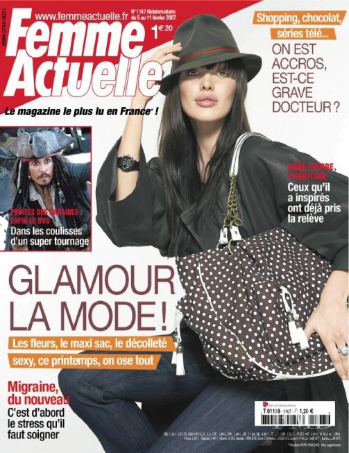  featured on the Femme Actuelle cover from February 2007
