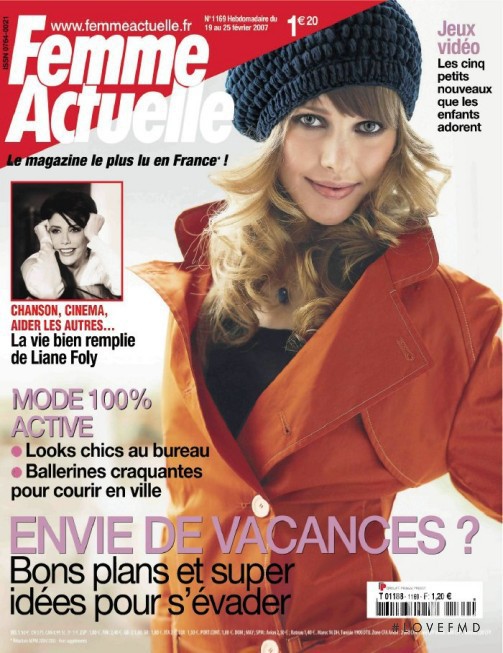  featured on the Femme Actuelle cover from February 2007