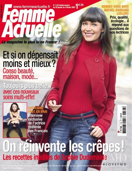 featured on the Femme Actuelle cover from January 2007