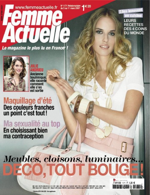  featured on the Femme Actuelle cover from March 2007