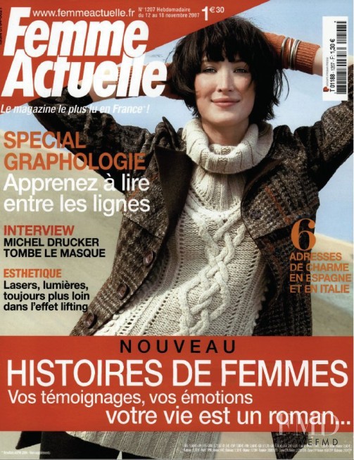  featured on the Femme Actuelle cover from November 2007