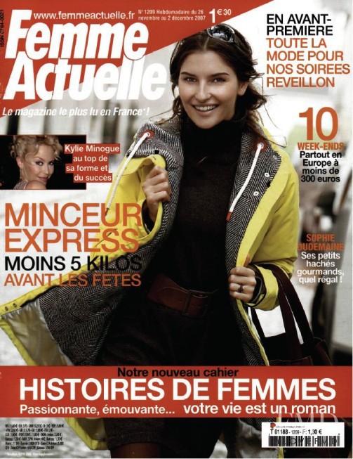  featured on the Femme Actuelle cover from November 2007