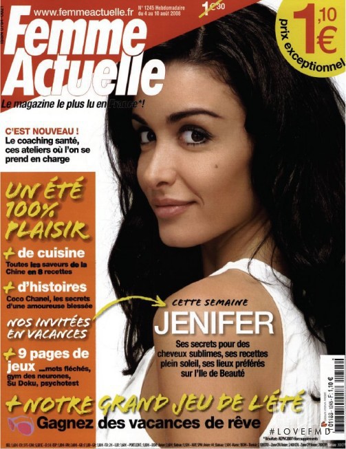  featured on the Femme Actuelle cover from August 2008