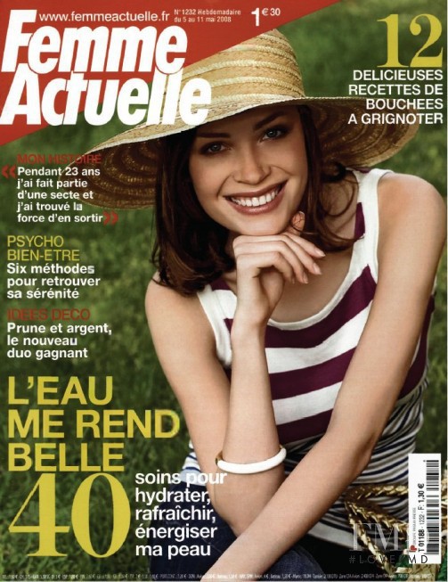  featured on the Femme Actuelle cover from May 2008