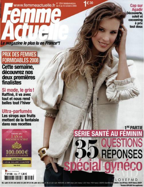  featured on the Femme Actuelle cover from October 2008