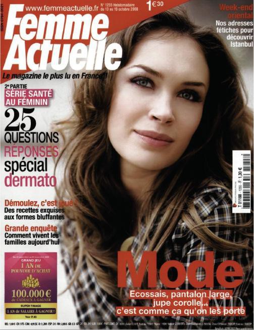  featured on the Femme Actuelle cover from October 2008