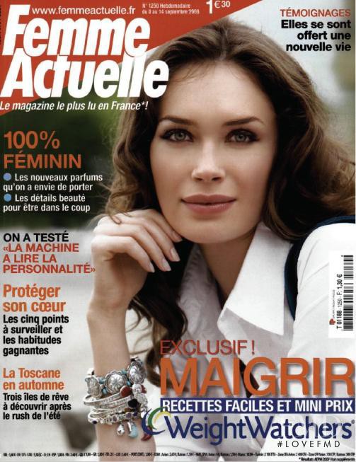  featured on the Femme Actuelle cover from September 2008