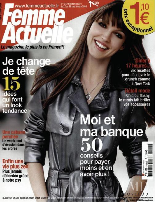  featured on the Femme Actuelle cover from September 2008