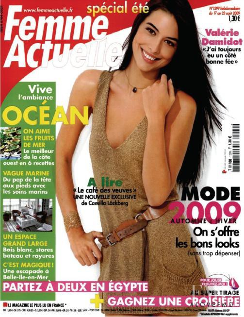  featured on the Femme Actuelle cover from August 2009