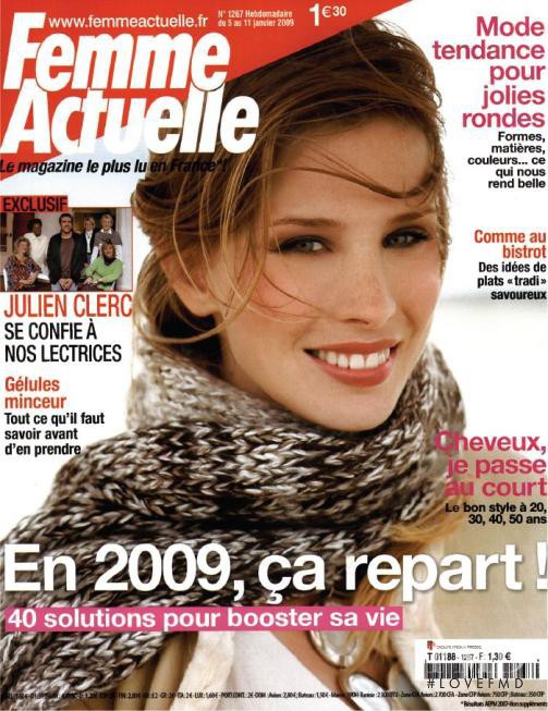  featured on the Femme Actuelle cover from January 2009