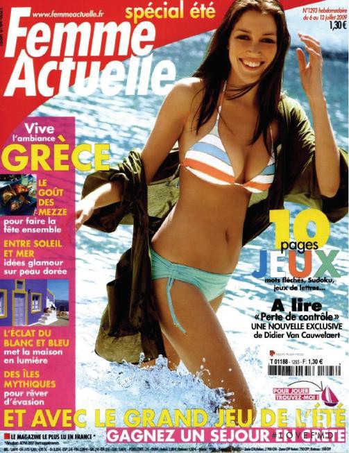  featured on the Femme Actuelle cover from July 2009