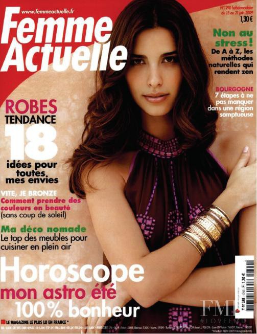  featured on the Femme Actuelle cover from June 2009