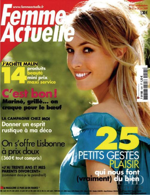  featured on the Femme Actuelle cover from June 2009