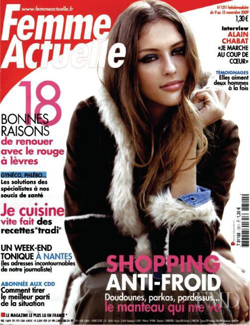  featured on the Femme Actuelle cover from November 2009