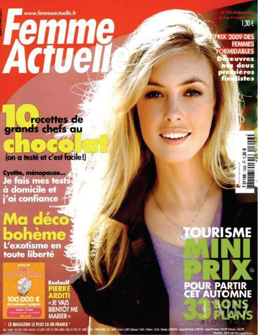  featured on the Femme Actuelle cover from October 2009