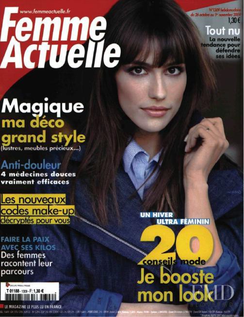  featured on the Femme Actuelle cover from October 2009