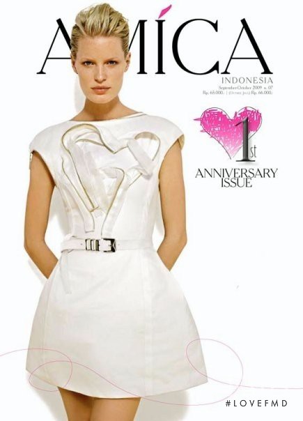 Caroline Winberg featured on the AMICA Indonesia cover from September 2009
