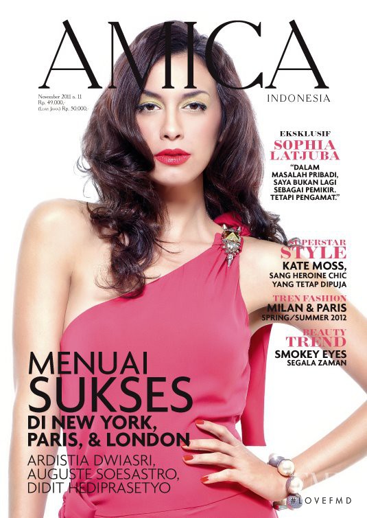 Sophia Latjuba featured on the AMICA Indonesia cover from November 2011