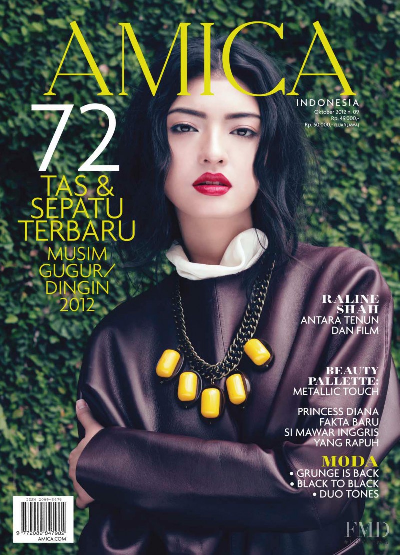 Raline Shah featured on the AMICA Indonesia cover from October 2012