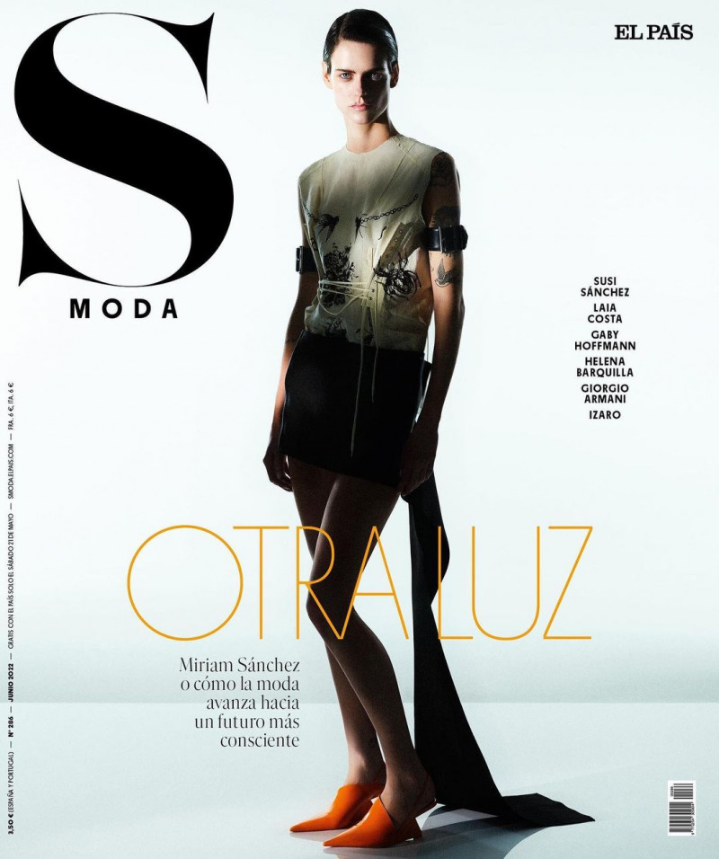 Miriam Sanchez featured on the S Moda cover from June 2022