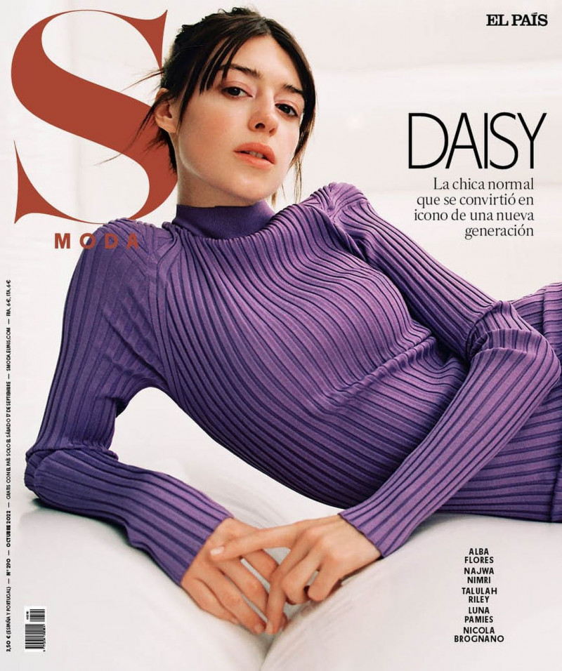 Daisy Edgar-Jones featured on the S Moda cover from October 2022