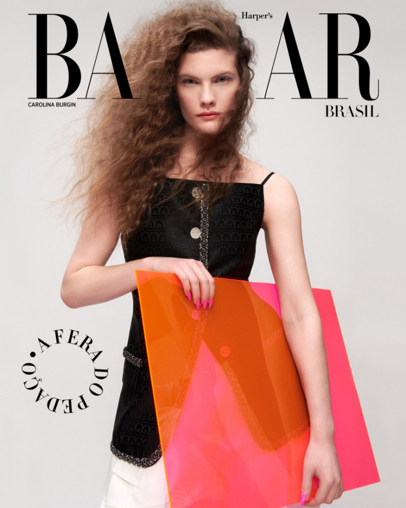 Carolina Burgin featured on the Harper\'s Bazaar Brazil cover from April 2022