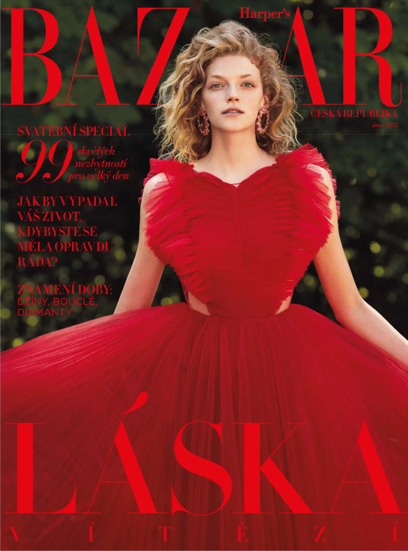 Eliza Kallmann featured on the Harper\'s Bazaar Czech cover from February 2022