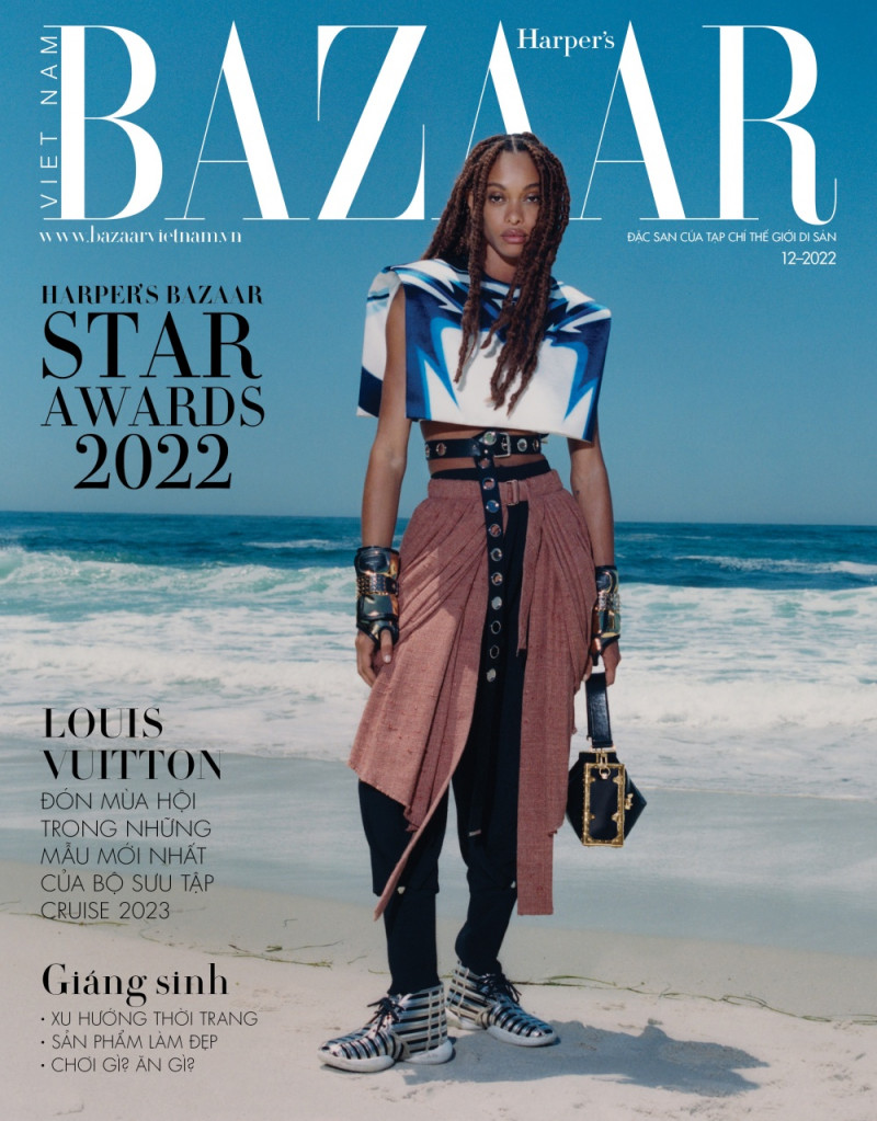  featured on the Harper\'s Bazaar Vietnam cover from December 2022