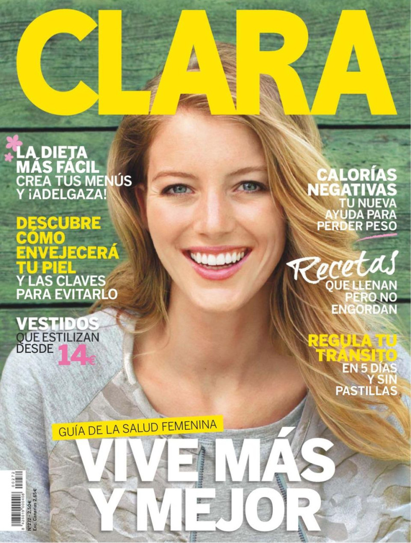 Elisabeth Van Tergouw featured on the Clara cover from April 2015